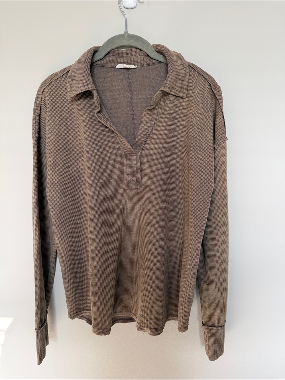 Women's Long Sleeve Waffle-Knit Henley Pullover - Brown